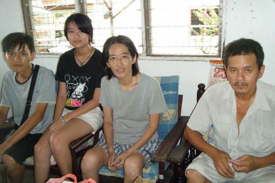 RebeccaJ-Family251212.em