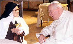The Pope meets  Sister Lucia dos Santos